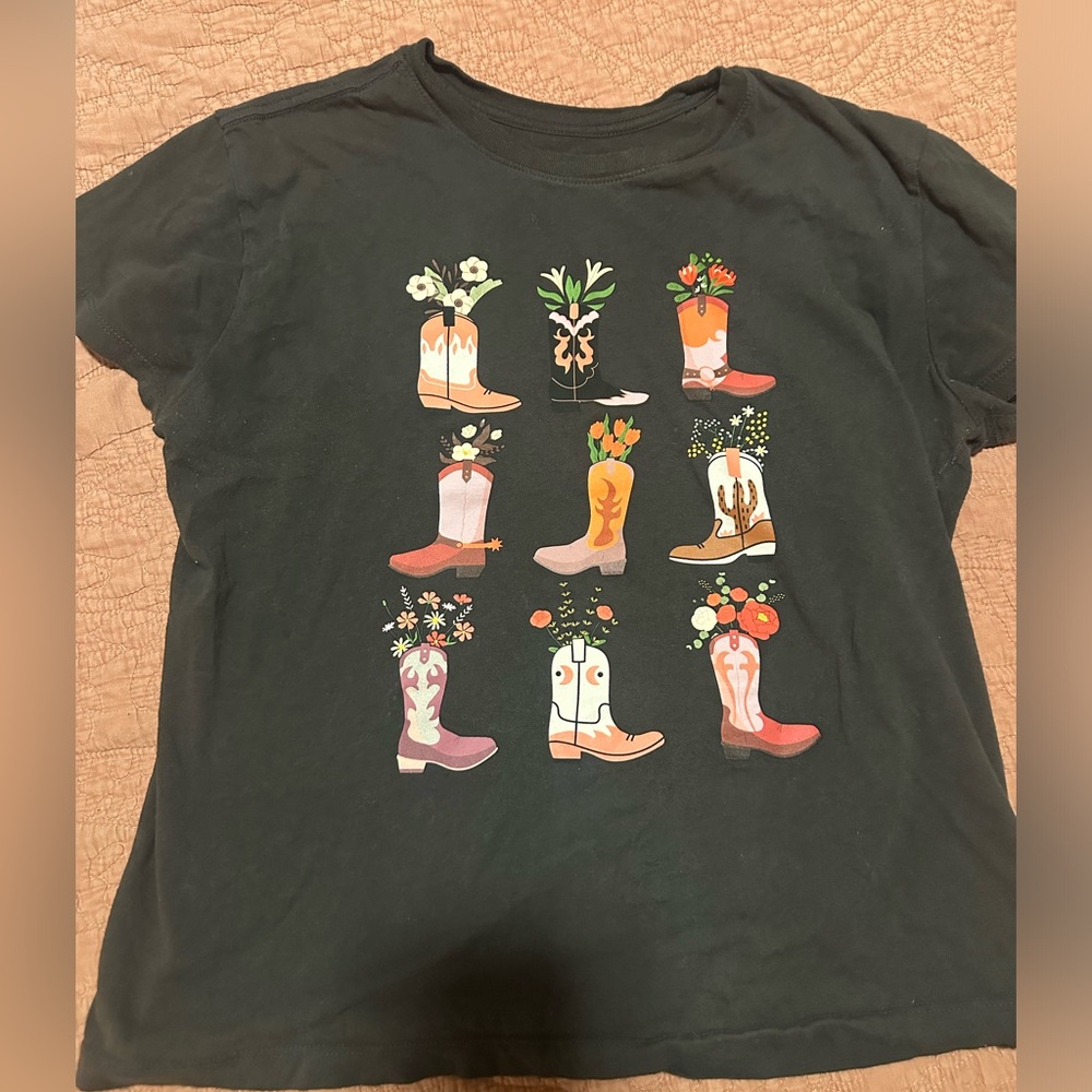 Black cotton Doe t-shirt with cowboy boots design